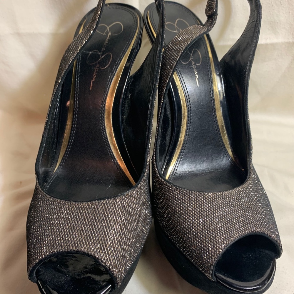 Jessica Simpson pumps